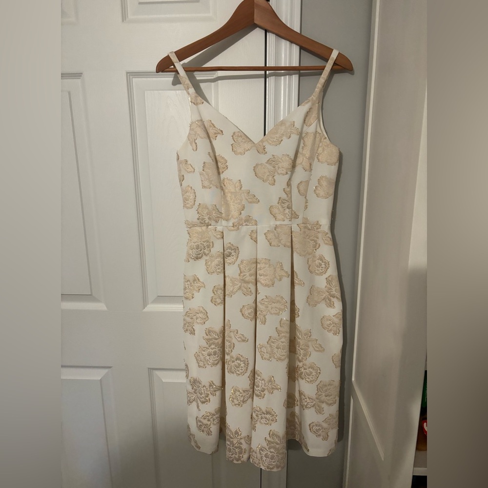 Ivanka Trump Elegant Floral Embroidered Dress size 8